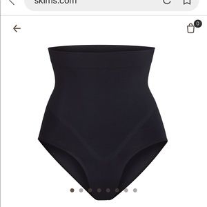 SKIMS High Wasted Brief, maximum hold, Medium